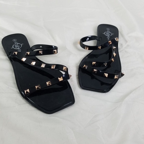 Sole Mates Sandals Womens 6 Black Studded Pleather Flat‎ Open Square Toe - Picture 1 of 9